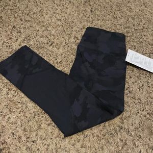 Lululemon pace rival HR crop 22”